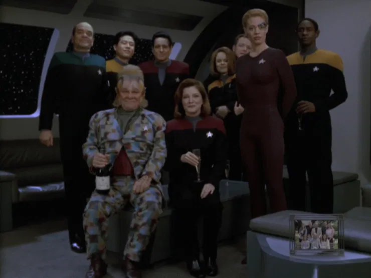 11:59 was a perfect example of what VOYAGER does so well - intimate stories that force us to reconsider how we view ourselves. Really great stuff.