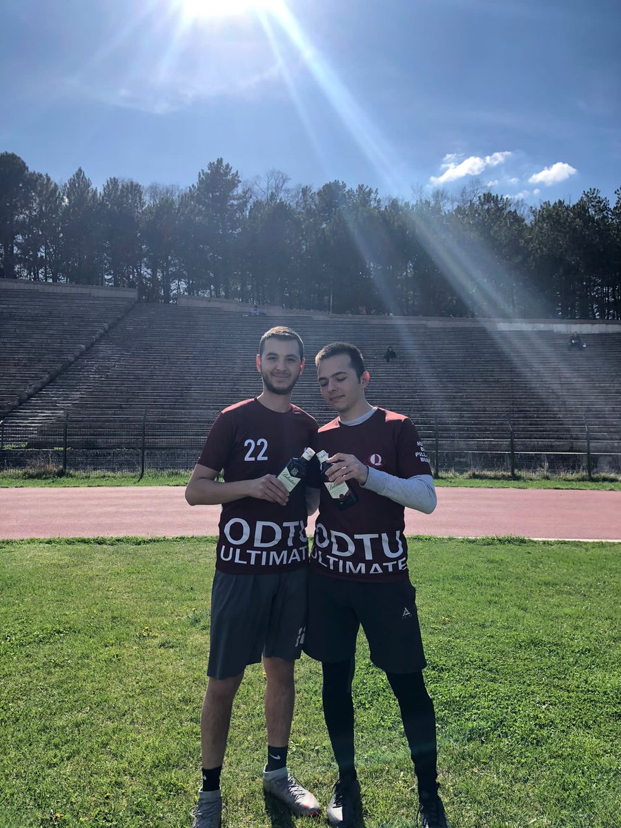 Anıl ve Arda’ya kaptanlıkları için tekrardan teşekkür edip, biraz geç de olsa hediyelerini verebildik. Yaren ve Yiğit’e de kaptanlık süreçlerinde başarılar dileriz. 🐙