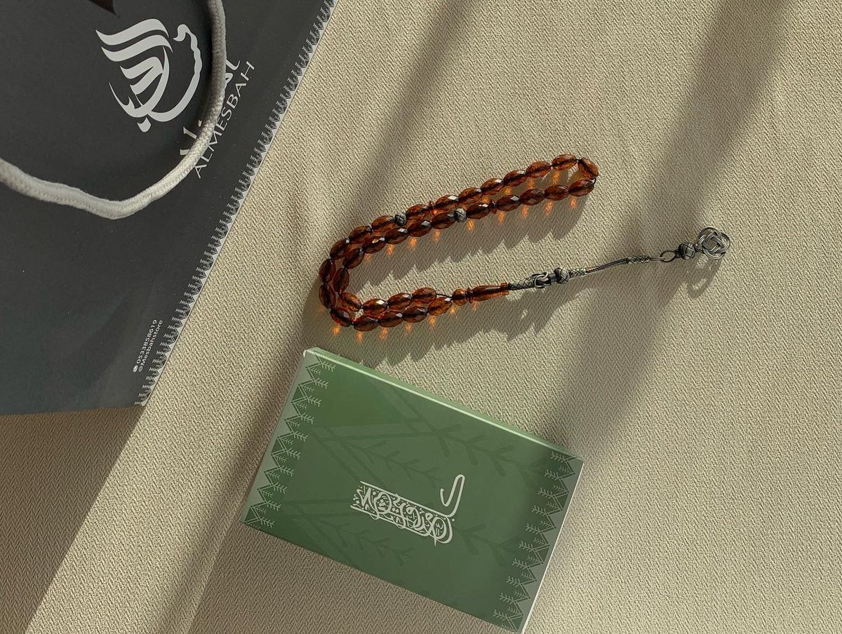 MesbahStore's tweet photo. الكهرمان

يسمى الحجر النفيس

#سبح #احسان #هدية #رمضان #السعودية https://t.co/r8V3l2rQ65