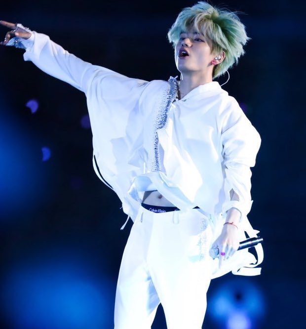 taehyung& #39;s little tummy— an appreciation thread