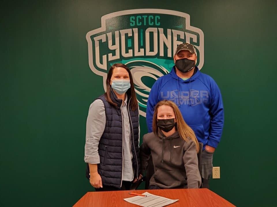 Congratulations to senior infielder and leader Emma Imdieke on signing her letter of intent to continue her softball career with the SCTCC Cyclones 🥳 You will do GREAT things!