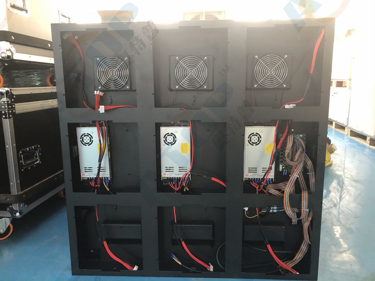 atop_led's tweet image. P6.66 Outdoor front maitenance led billboard for fixed installation
320mmx320mm led module
960mmx960mm iron cabinet

#ATOPLEDSCREEN
#outdoorbillboard
#advertisingscreens
#leddisplay
#ledvideowall