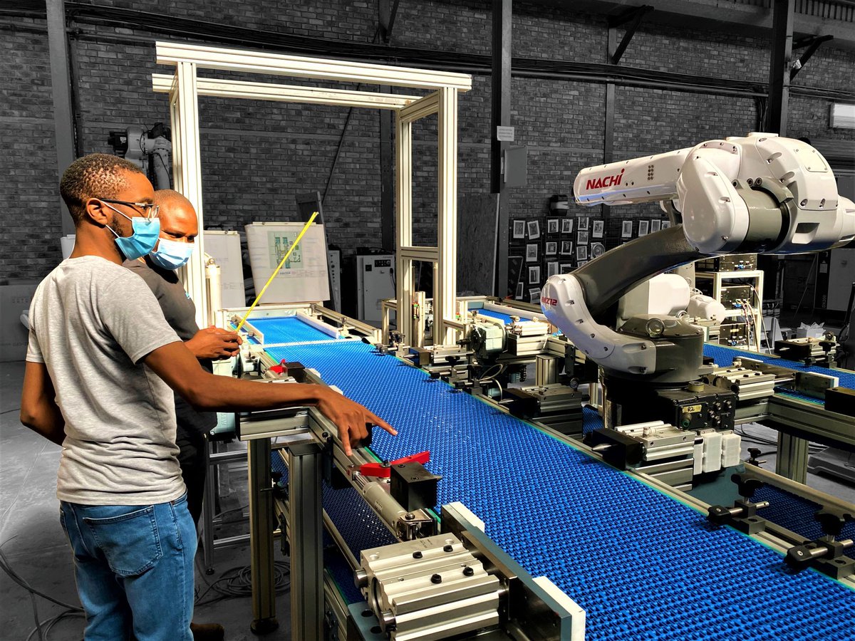 intermechsg's tweet photo. Here you can see one of the collaborations of #NACHI MZ12 is getting ready in assembly with a quarter working layout supported by #item profiles.

Source :  @DirectechGroup ,@itemAmerica @item24Blog 

#robotics #manufacturing #production #automations #Industry40 #intermechsg https://t.co/nxXX4Z56tU