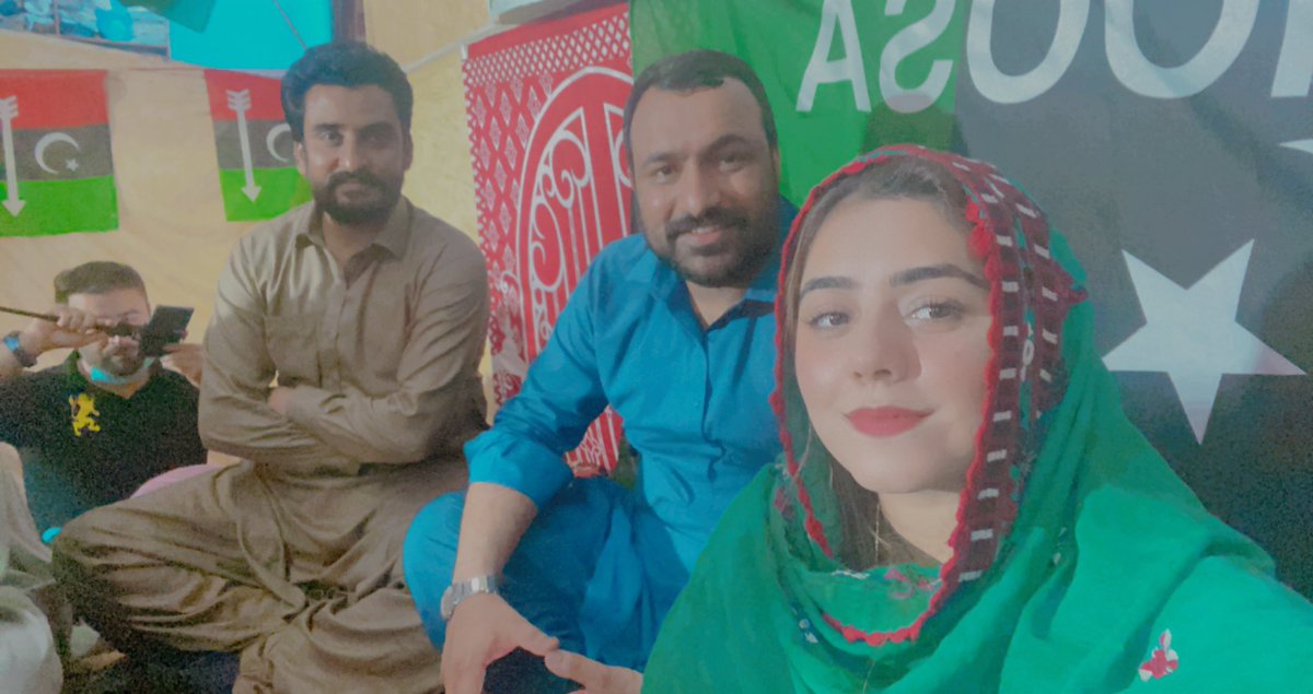 AqrabaFatima's tweet photo. Night 2:am NA 249 campaigning yet people so charged! 🤩 #NA249_Bhutto_Ka ✌🏾@BBhuttoZardari @QadirKhanMando7 https://t.co/7TakFRUPtJ