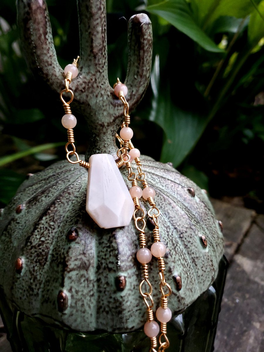 kind_comeback's tweet photo. Some of my oldest pieces looking for some love! 

With over 150 listings there's a lil something for everyone on my site. All with free shipping 💚🌱 https://t.co/RGIoWSaQvH