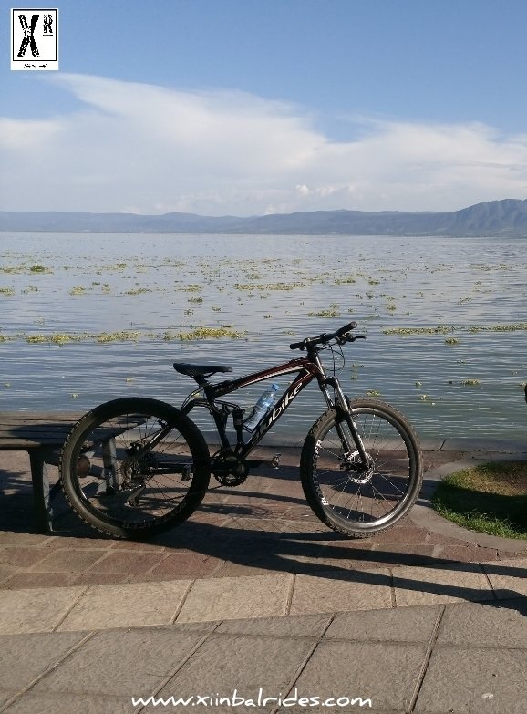 XiinbalR's tweet photo. When your destination is to travel.  This time we arrive in Ajijic, a magical town, from #Chapala, #Jalisco
#TourBike #bikelife #ciclismo https://t.co/iZBp00sHPR