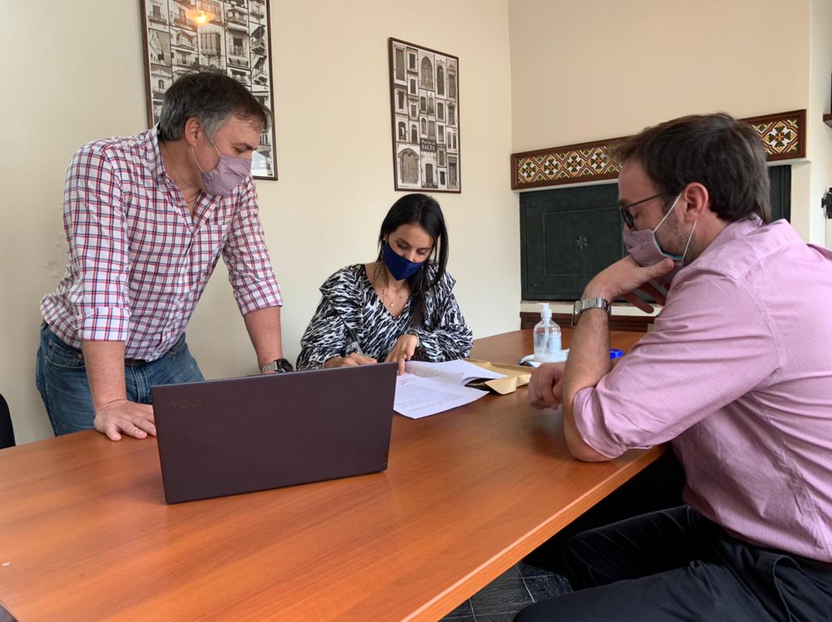 ManuArancibiaok's tweet photo. Desde @AutonomistasORG ratificamos la pertenencia al frente electoral y político que dirige @GustavoSaenzOK en la provincia y @RomeroBettina en la ciudad. https://t.co/C3Uy5Di1sU