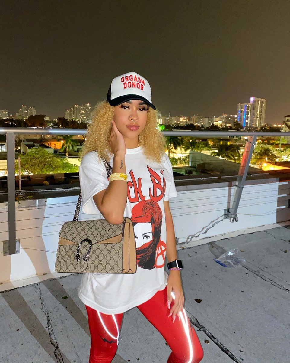 amarisomo's tweet photo. Updating my “this her” pic 🥰 https://t.co/JgMuiH179P