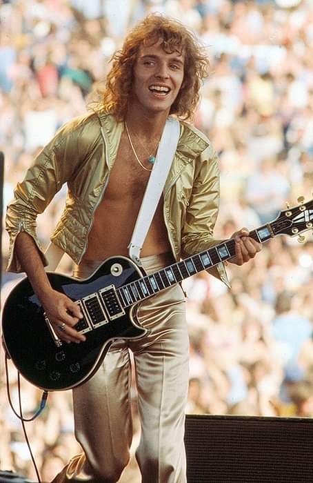 Happy birthday PETER FRAMPTON!
(April 22, 1950) 