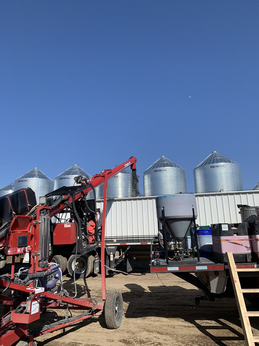 CoreAgInputs's tweet photo. It’s a good thing we know a welder that was close by!! Thanks again @KattlerRyan for getting us fixed up so that we could continue the day treating!! Really appreciate it! #seedtreating #stormfx #plant21 #straightpipeacres https://t.co/DzWR84TNiT