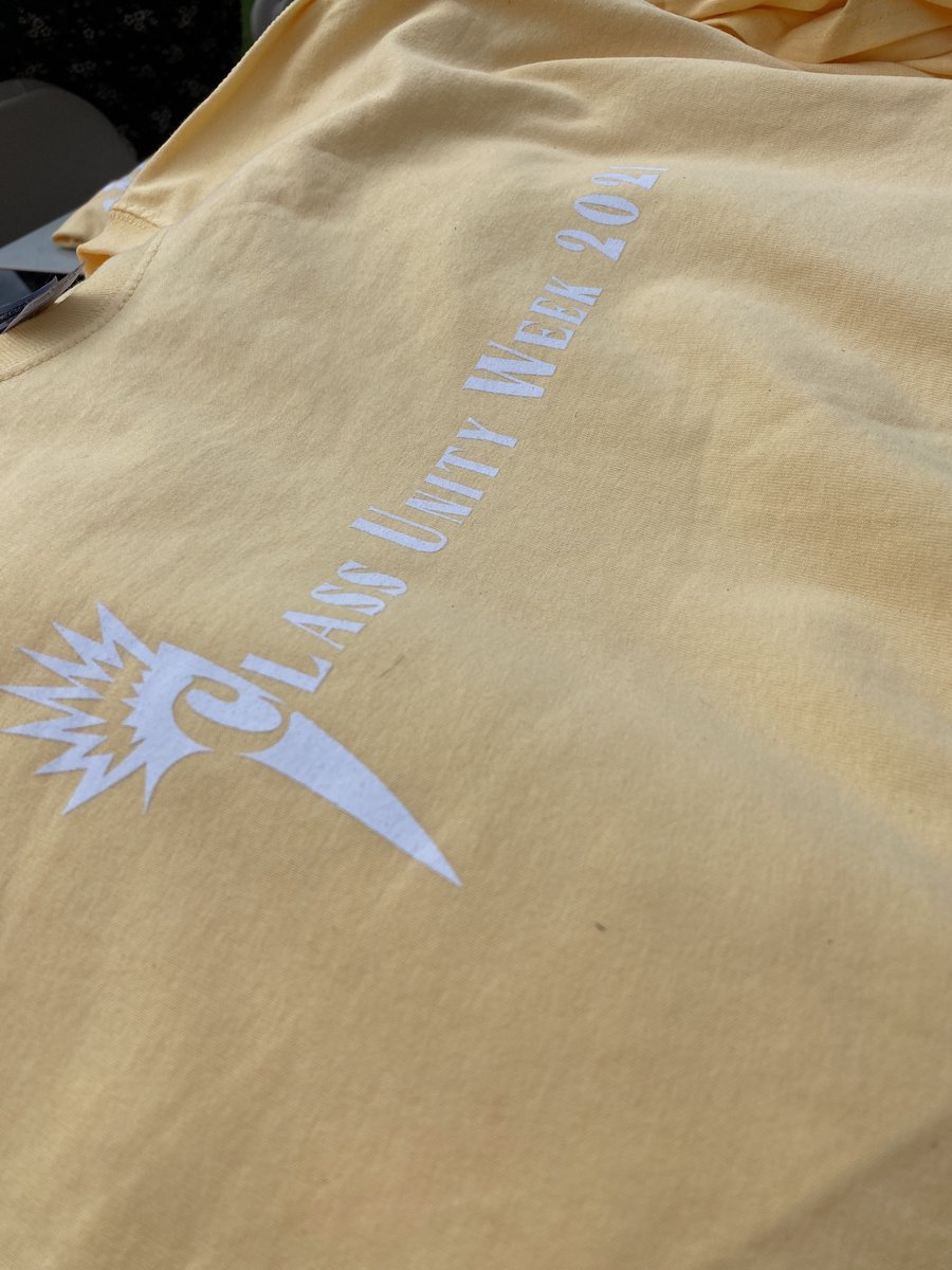 LU_activities's tweet photo. Thank you to everyone who stopped by and picked up a t-shirt yesterday to kick-off Class Unity Week! https://t.co/wdAa8iX8AI