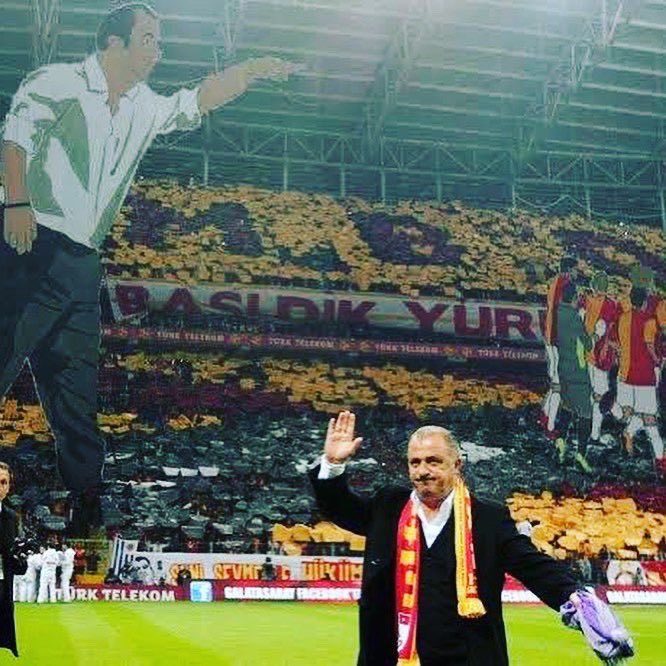 Sevgili Galatasaraylılar,

Dün akşam oynadığımız Trabzonspor maçından sonra yapmış olduğum yönetim ve teknik 
heyete karşı Galatasaray’ın önünü açın söylemimden sonra bazılarının ultrAslan oluşumunu
ve şahsımı eleştirmelerine yönelik bir şeyler söyleme ihtiyacı doğmuştur.