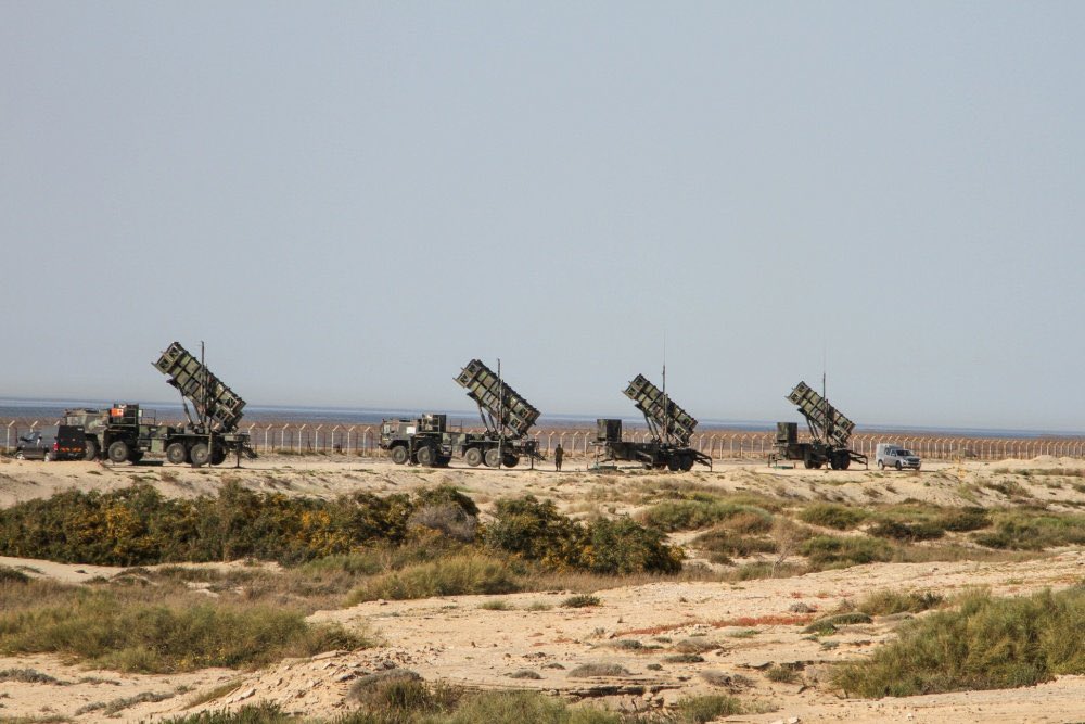 Пво израиля железный купол. ЗРК Пэтриот Израиля. Пэтриот ПВО США. Пэтриот зенитный ракетный комплекс.