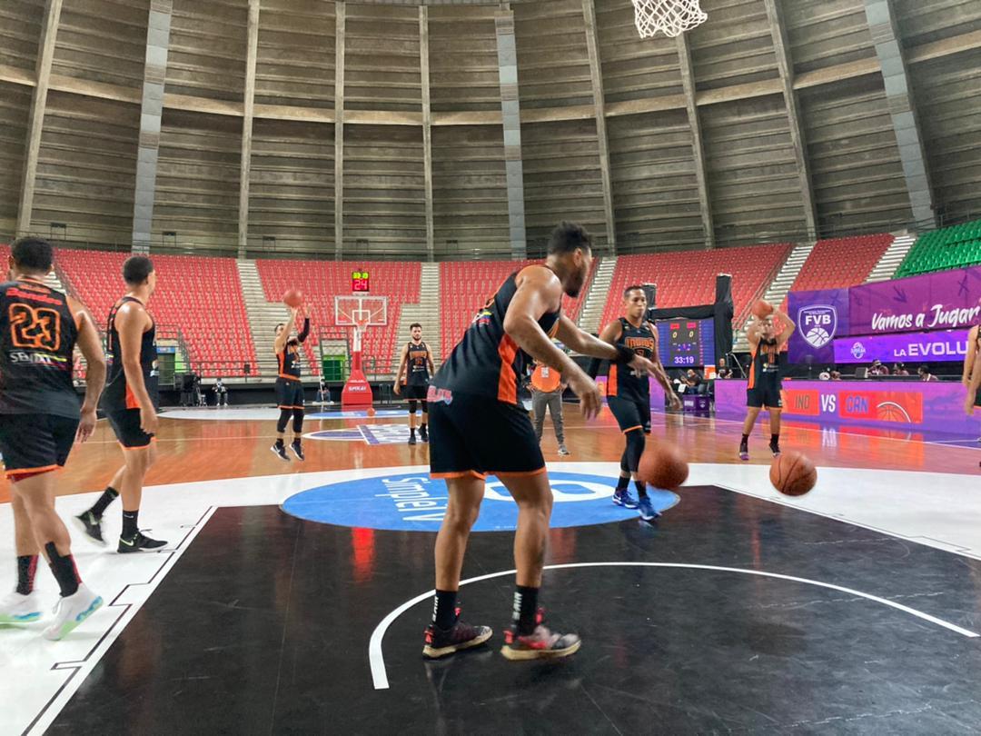 indiosccs's tweet photo. Nuestras flechas listas y afiladas para el duelo contra @CangrejerosBBC
Habrá transmisión por el canal de la @SuperligaVen y nuestro circuito oficial @millennialsfm
#ÚnetealClan
#IndiosCCS https://t.co/filFCuG2c9