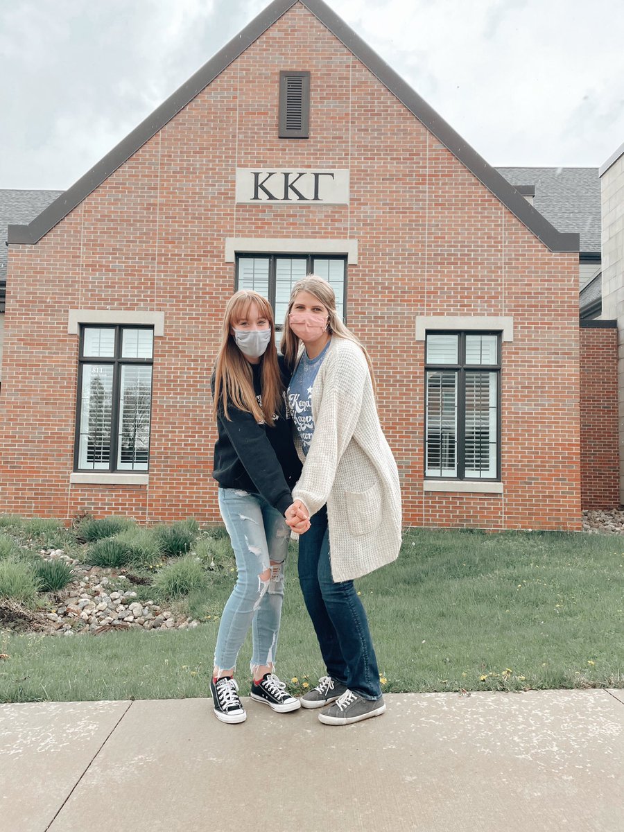 loved seeing everyone in their letters today💙!!! #wearitwednesday