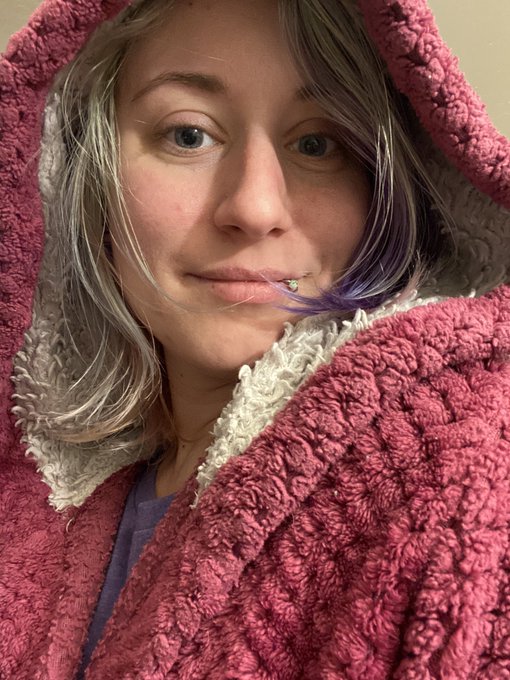 That hoodie life #hoodie #thedude #blueeyedhottie #nofilter https://t.co/0eWfiMzzMX<a href="/tag/hoodie"class="tags">#hoodie</a><a href="/tag/thedude"class="tags">#thedude</a><a href="/tag/blueeyedhottie"class="tags">#blueeyedhottie</a><a href="/tag/nofilter"class="tags"><span>#nofilter</span></a>