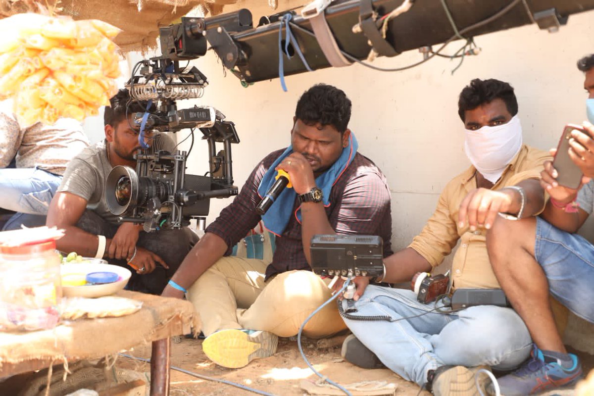 DirJayaseelan's tweet photo. #santhisoundarajan #TheSunlightWoman 
I’m Always behind the camera.1st schedule finished with hard sunlight ☀️ @888production1  @GhibranOfficial @resulp @yugabhaarathi @Gopinathd06 @thamizh_editor @KaliPremkumar @Ponparthiban @onlynikil https://t.co/sxk3S6Y1fJ
