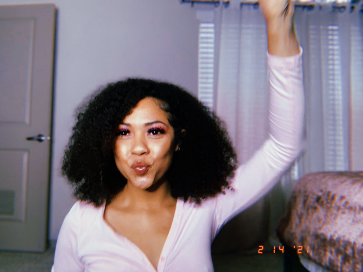 fedswatching_'s tweet image. die 4 me bitch, im perfect