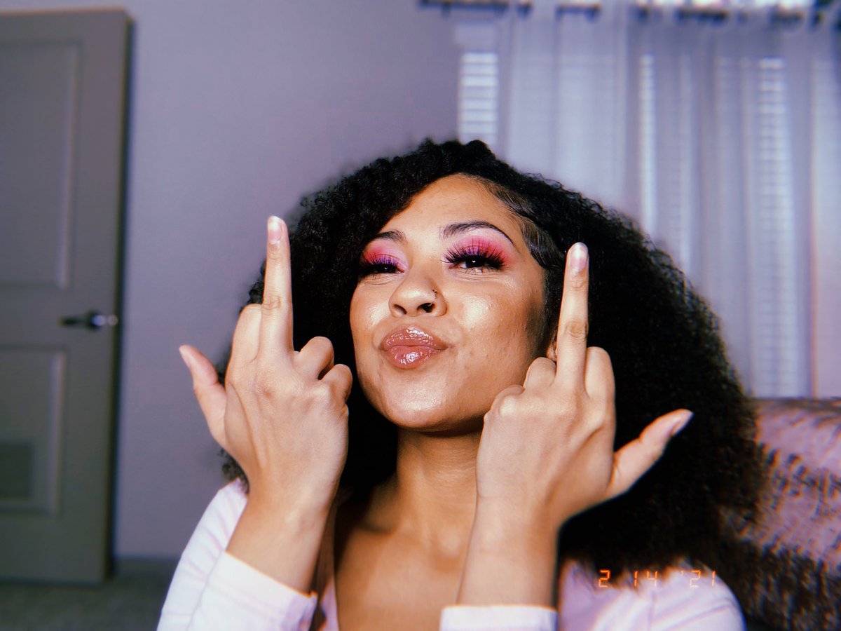 fedswatching_'s tweet image. die 4 me bitch, im perfect