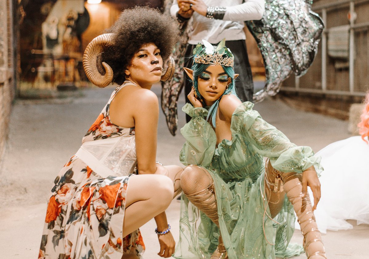 A_theAlchemist's tweet photo. Imagine a story with mythical melanated fantasy folk who are all best friends that go on adventures 🧚🏾‍♀️💕✨🦋🌱 some BTS for my #blackfaeday shoot. #fantasy #fairy #plants #photography #blackfantasy https://t.co/0dZBzdBQa5