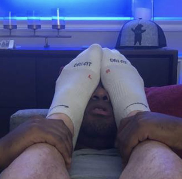 SweatySocksSub's tweet image. Any DOMS want a SUB at their feet this weekend? Spoiled, served, and worshipped. @RTfootmasters #gayfootworship #gayfootfetishnation #footfetishnation #gayfeet #malefeet #malefootworship #master #footslave #hairyfeet #bigfeet #findom #sub #cashslave #cashmaster #feet #socks #toes