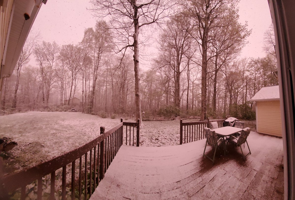 Ok, so I know the snow is weird enough this week, it was predicted.....but no one said it would be pink! Lol
#snow #nofilter #weirdweather #welcometoohio 
<a href="/AllisonWeather/">Allison Rogers WLWT</a>