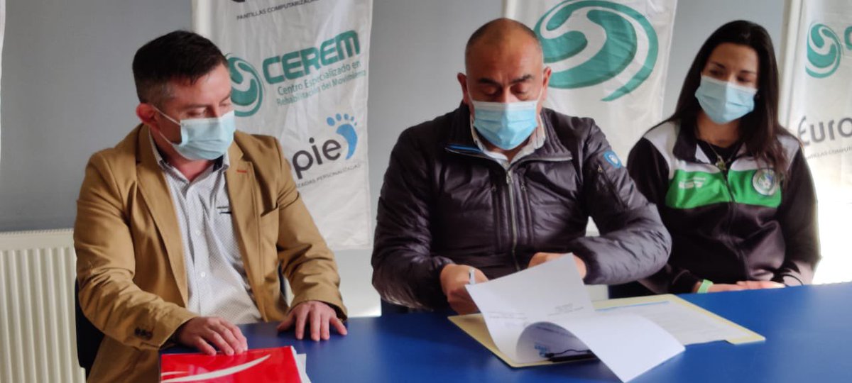 CEREM EUROPIE, NUEVO SPONSOR PRINCIPAL DE DEPORTES PUERTO MONTT FEMENINO 🙌

➡️ Esta tarde en la sala de conferencias del estadio Chinquihue, se procedió a la firma oficial del convenio entre @cerem y Deportes Puerto Montt Femenino <a href="/FemDpm/">Dep PtoMonttFemenino</a>