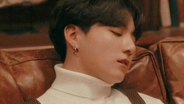 L0VEPJM's tweet photo. Tk | orgullo y prejuicio

Para Jk, Th era un multimillonario infeliz que solo buscaba llamar la atención pero para Th, jk era un joven chico que se distinguía de los demás por su fuerte carácter.

–¿Me concede está pieza?–
–Parece más de mujeres con clase, Kim– https://t.co/PJcBfXUbBf
