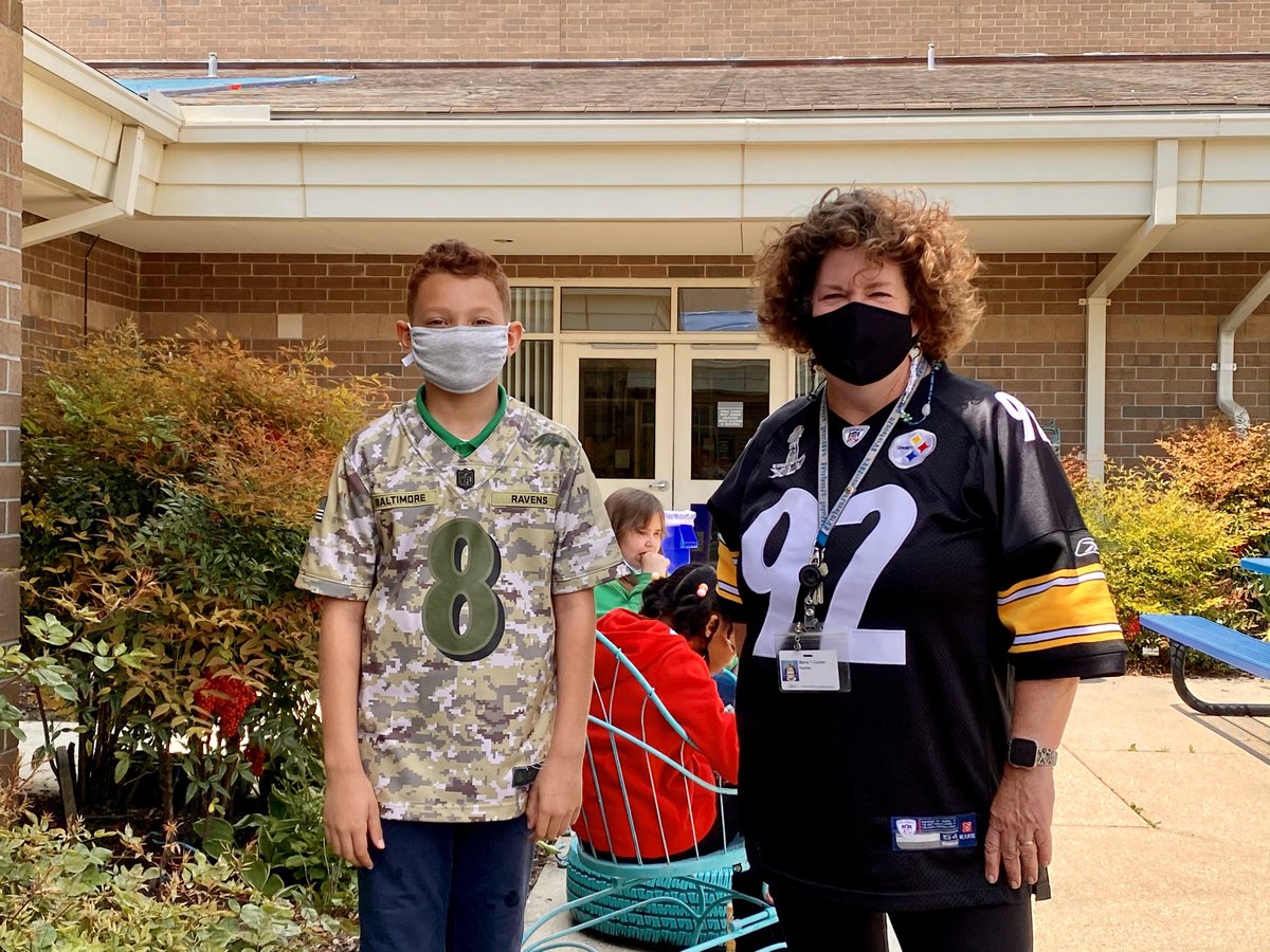 marietculver's tweet image. “Know Your Numbers” Jersey Day #MathAwarenessMonth ⁦⁦@steelers⁩ ⁦@Ravens⁩ #MathCounts2 #seatackdreamers #CourtyardSeatack 🌸⁦@banwareetaylor⁩