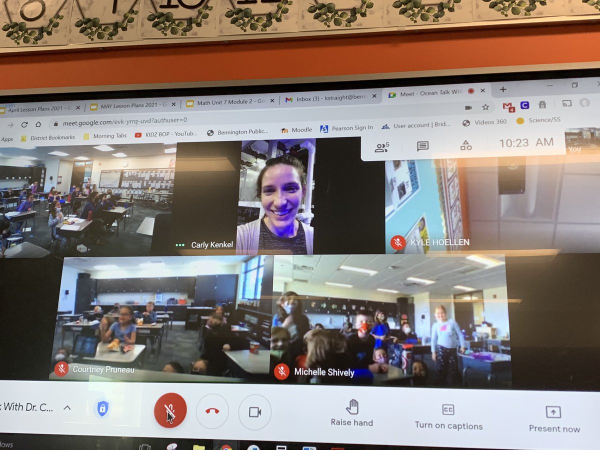 A HUGE thank you to <a href="/DrCarlsHorn/">Carly Kenkel</a> for taking time to show our first graders your science lab/aquarium at USC. The kids loved seeing the baby corals and they really loved asking you random ocean questions! <a href="/Anchor_Pointe/">Anchor Pointe Elementary</a> #anchoreducated