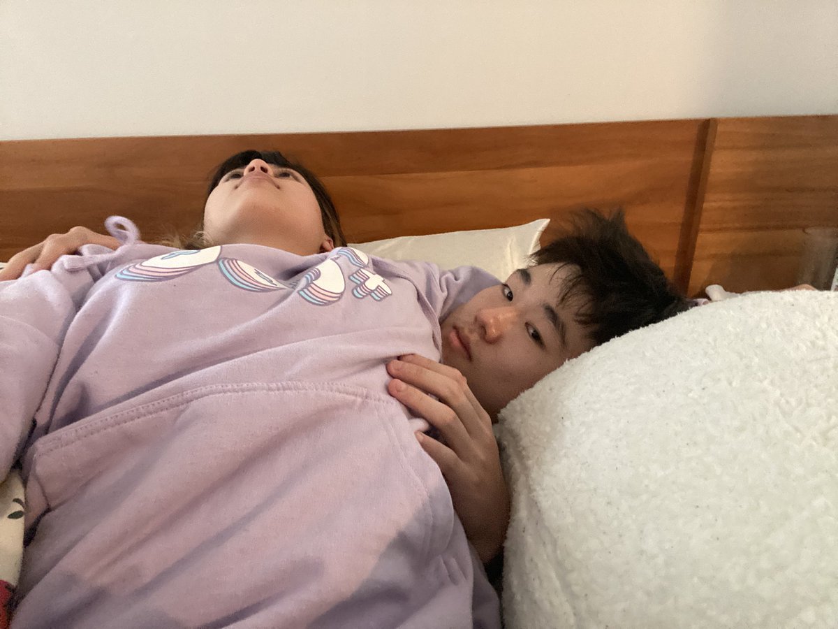 Syanne🖤🌻 on Twitter "Human blanket at your service…