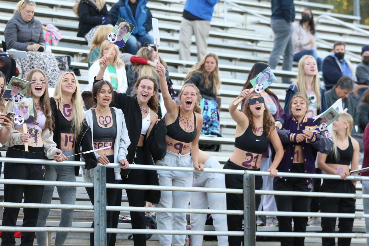 CowetaScore's tweet photo. East Coweta's girls came to cheer in the bitter cold and were loud from start to finish tonight at Harrison.
@EastCowetaHigh https://t.co/bEJ2MjZLyu