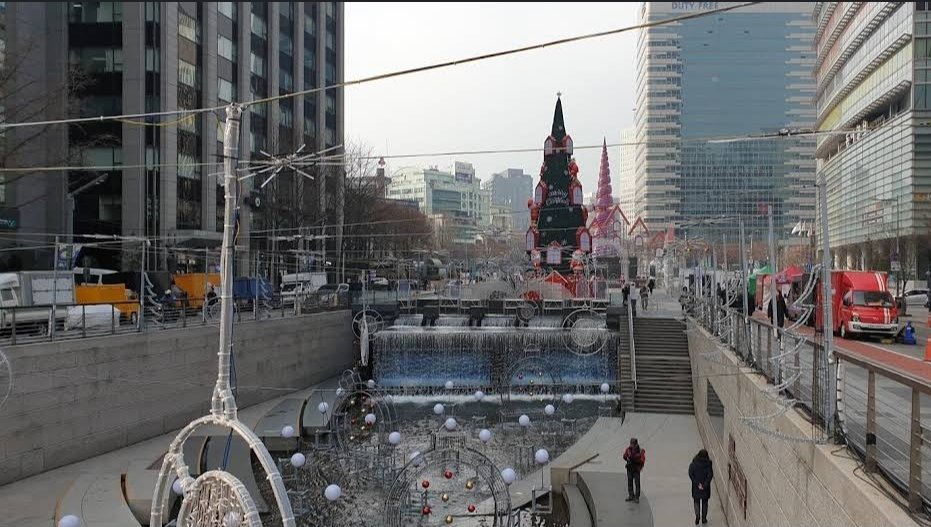 Cheongyecheon Stream runs through the city and is a beautiful nature walk where you can stop off for coffee or drinks along the way. Absolutely beautiful, regardless of season. I recommend you start at the Cheonggye Square, that whole area is cool af. https://maps.app.goo.gl/79FzgPMP4zrWj8HX7