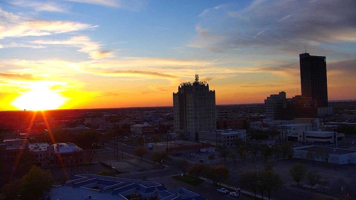 JohnHarrisWx's tweet photo. Amarillo, Texas - In the glow of our setting sun. #MYAMARILLO #sunset #wednesdaysunset #sunsetphotography https://t.co/B57WBgbgMt