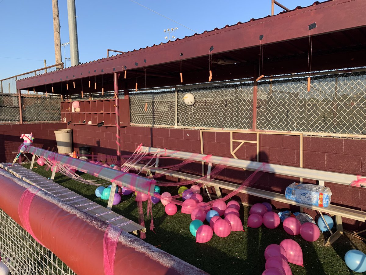 TheCoachColwell's tweet photo. 🦄Prank Wars continued... 🦄 #BOROTUFF #GotEm #YouveBeenSparkled sorry not sorry @WBoroBaseball @WISDBearcats @WhitesboroHS 🦄 #BOROTUFF 🤩 https://t.co/P6ap0GFBZL