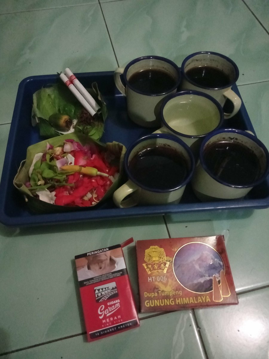 TRADISI NYEKAR &amp; DOA DALAM BUDAYA JAWA 
Hong Wilaheng Sekaring Bhawana Langgeng 3x.

Ibu Bumi Bapa Angkasa,
Bumi Suci Bumi Gumelar, Bumi Pesarean....
Ingkang damel nitip aken layon ipun...... Kaleres dinten.... 
Ing wedal meniko kulo kentun Sekar Suci Arum gandane, se pindah kulo