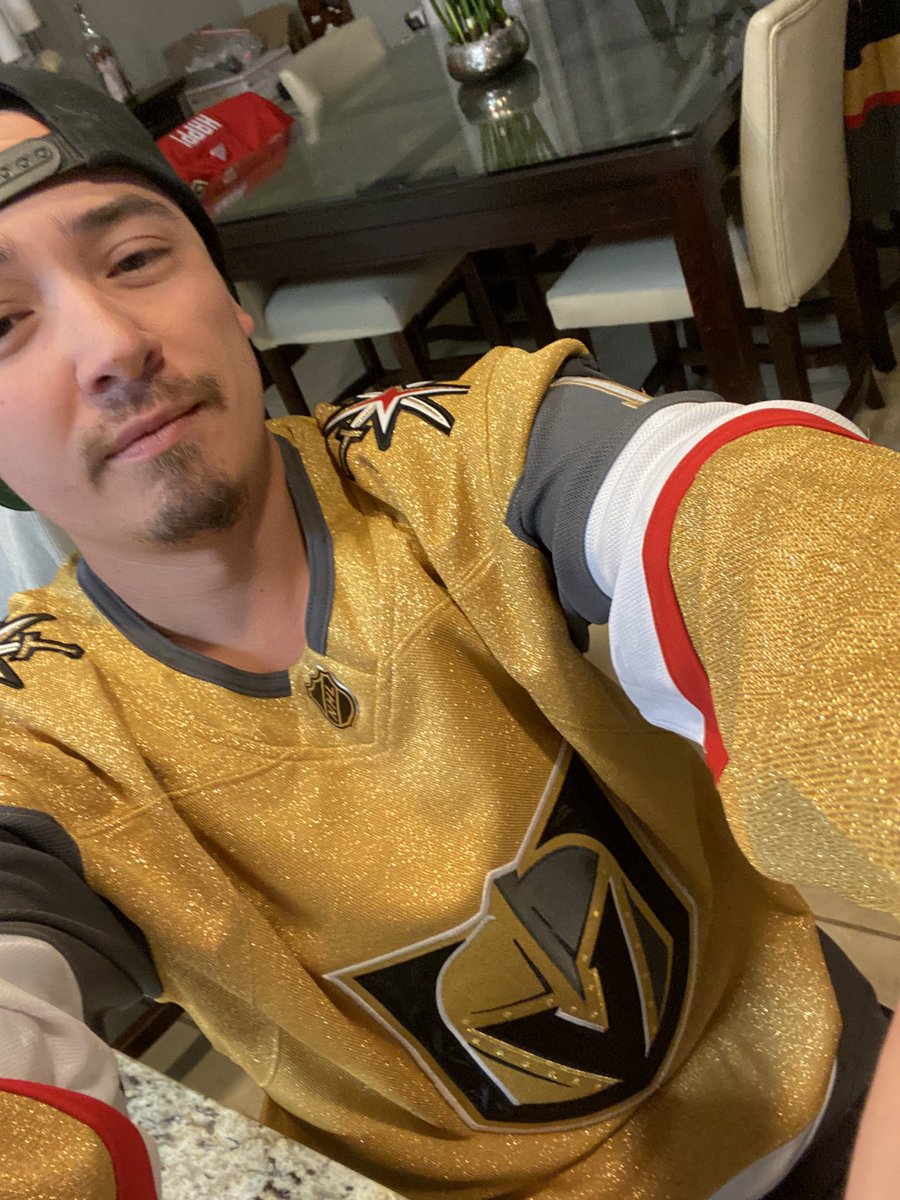 dj_happi's tweet photo. It’s gonna be a golden knight! #VegasBorn #goknightsgo #boldingold @GoldenKnights https://t.co/3js3CYDbWK