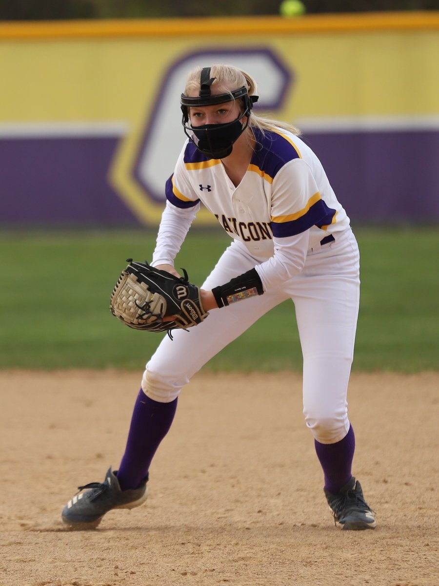 khp2018's tweet photo. "It's not the team with the best players that win.  It's the players with the best team that wins!!!" 

Congrats to @GOWHS_Softball for winning tonight against Rolling Meadows, 13-3. https://t.co/MLI94PgpHT