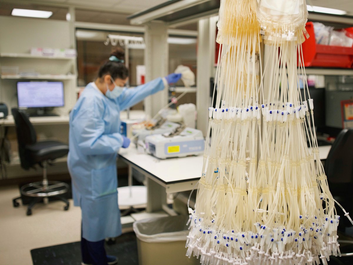 The Transfusion Medicine Lab <a href="/MDAndersonNews/">MD Anderson Cancer Center</a> processed &gt;180k blood products last year. Our patients safely received 34,674 platelets, 44,120 red cells, and 6,871 units of plasma starting with the testing performed in their labs. #labweek2021 #donatebloodsavelives