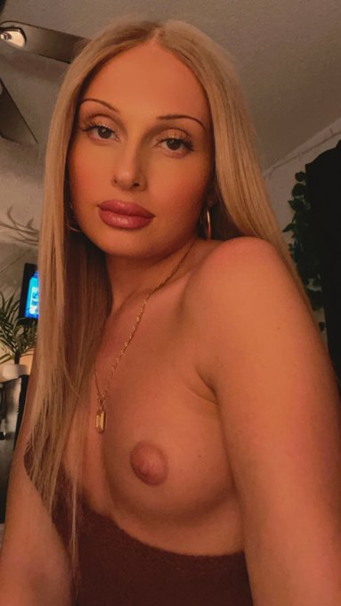 Play with my nipples 😛 https://t.co/DqDV8oQLKv