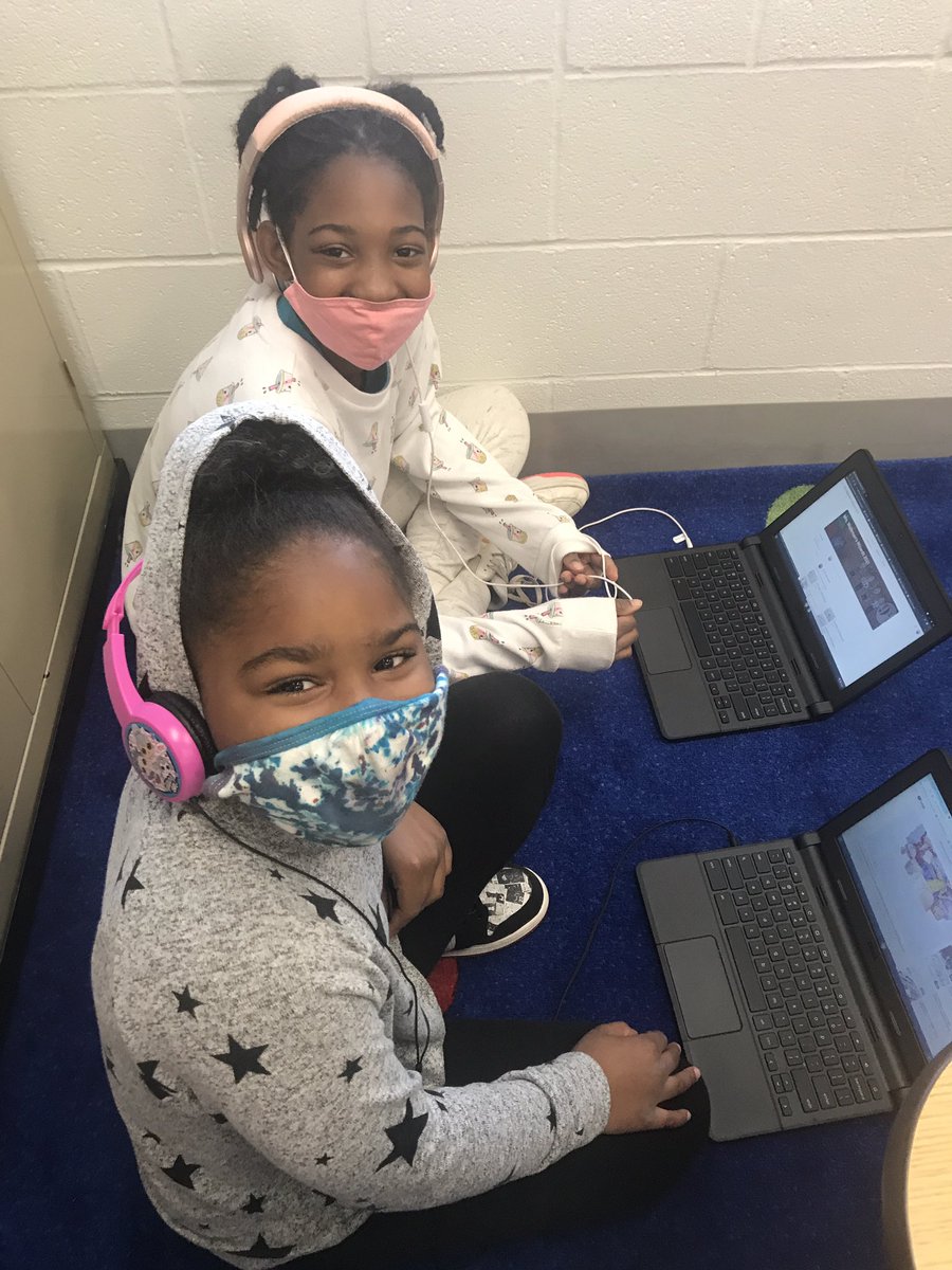 bluesgurl31's tweet photo. My class earned a free recess and I brought out the Lego collection. Some chose to read or play Prodigy together. They loved the free time and it made my heart happy just to see them being kids! #cepride #fhsdlearns #teacher #teachertwitter #letthemhavefun https://t.co/IJdi9Vxk0W
