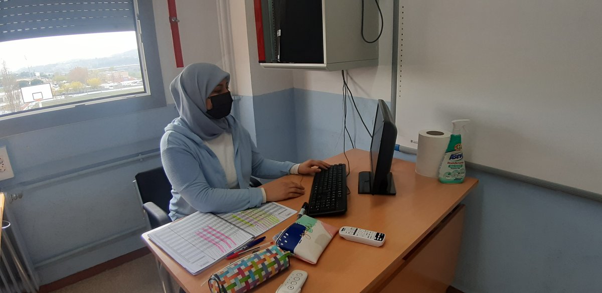 "Pensàvem que ser docent no era per a nosaltres"

La falta de professorat d’origen migrant redueix el ventall de referents educatius. També implica expectatives de rendiment acadèmic més baixes i la reproducció de desigualtats socioeducatives.

🔗fundaciobofill.cat/blog/pensavem-…