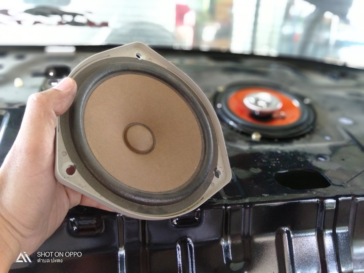 Eakruk_rpk's tweet image. ๒๒/๐๔/๒๕๖๓ #Worldtech #ลำโพงรวมชิ้น ส่งงานเปลี่ยนลำโพงคู่หลัง #Honda City ของเดิมเสียงแตก 🌟เปลี่ยนใส่ลำโพงรวมชิ้น 6" 3-WAY Worldtech รุ่น WT-597ASP

#ช่องทางการติดต่อ💯💯
➡️ มือถือ : 0954452523 ร้านเอกลักษณ์ ซาวด์ อ.สอยดาว จ.จันทบุรี
➡️ #Facebook : ร้านเอกลักษณ์ ซาวด์