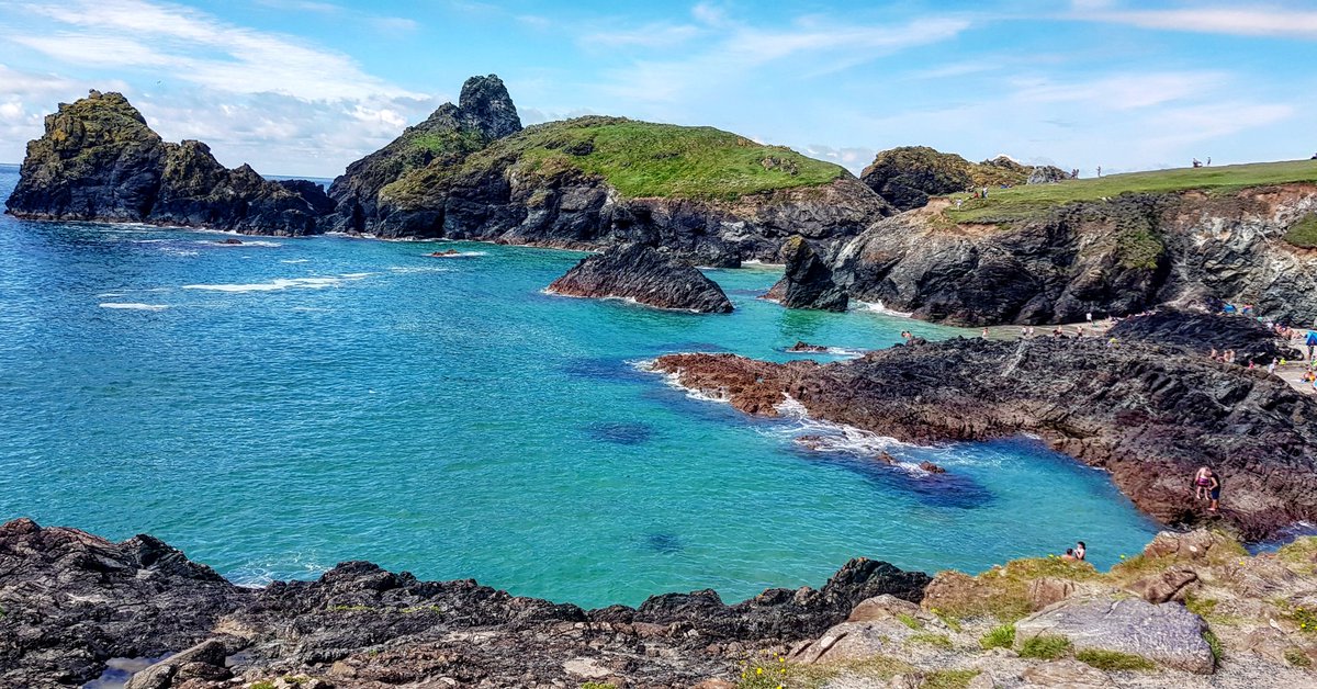 Take us back to beautiful Cornwall!It's been so busy here in the city since we started &amp; we're really looking forward to getting on the road. Hopefully you'll see us in Cornwall soon 🤩
#marlischeeseandfizz #throwback #tbt #throwbackthursday