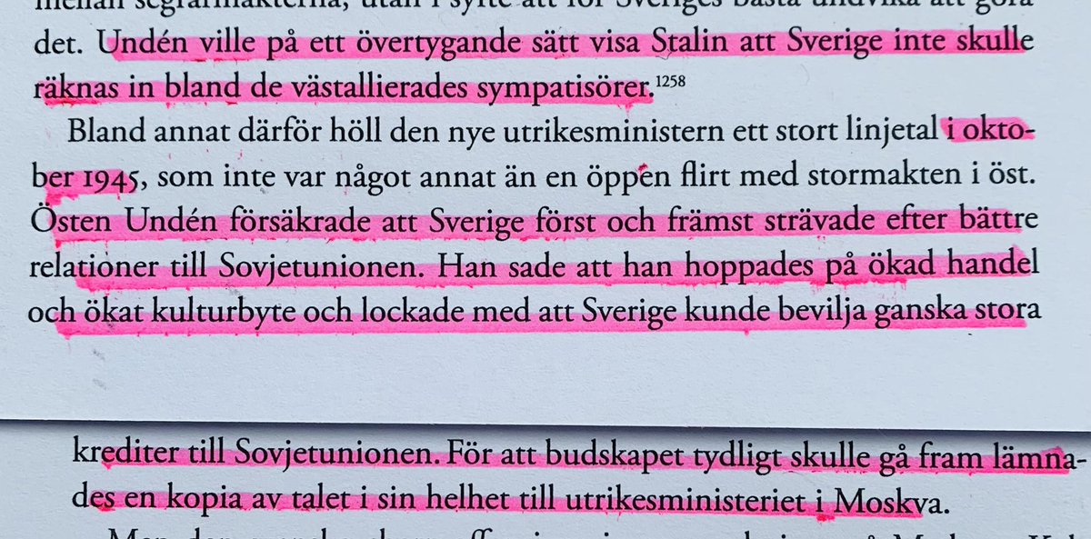 Utpressning eller inte så är S-regeringen inställd på att ge ett lån till Sovjet. Hösten 1945 håller Wigforss nära vän, den nya utrikesministern Östen Undén, ett tal i Örebro. I sitt tal ger Undén en positiv bild av Sovjet med tillägget att Sverige är redo att ge krediter.