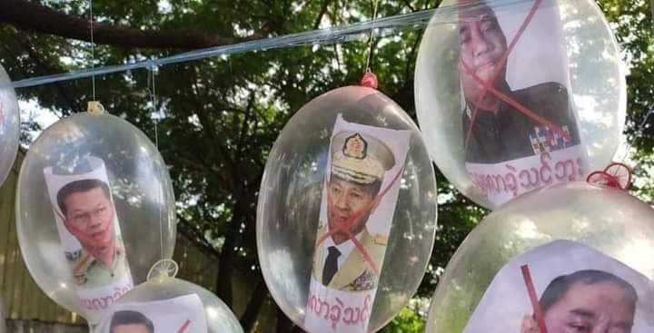 MizzimaNews's tweet photo. သာကေတမြို့နယ်မှာရှိနဲ့ ပြည်သူတွေက ဧပြီလ (၂၂)ရက်နေ့မှာပြုလုပ်တဲ့ စစ်အာဏာရှင်စနစ်ဆန့်ကျင်ရေး ကွန်ဒုံးသပိတ် https://t.co/txJhAXyt9W
