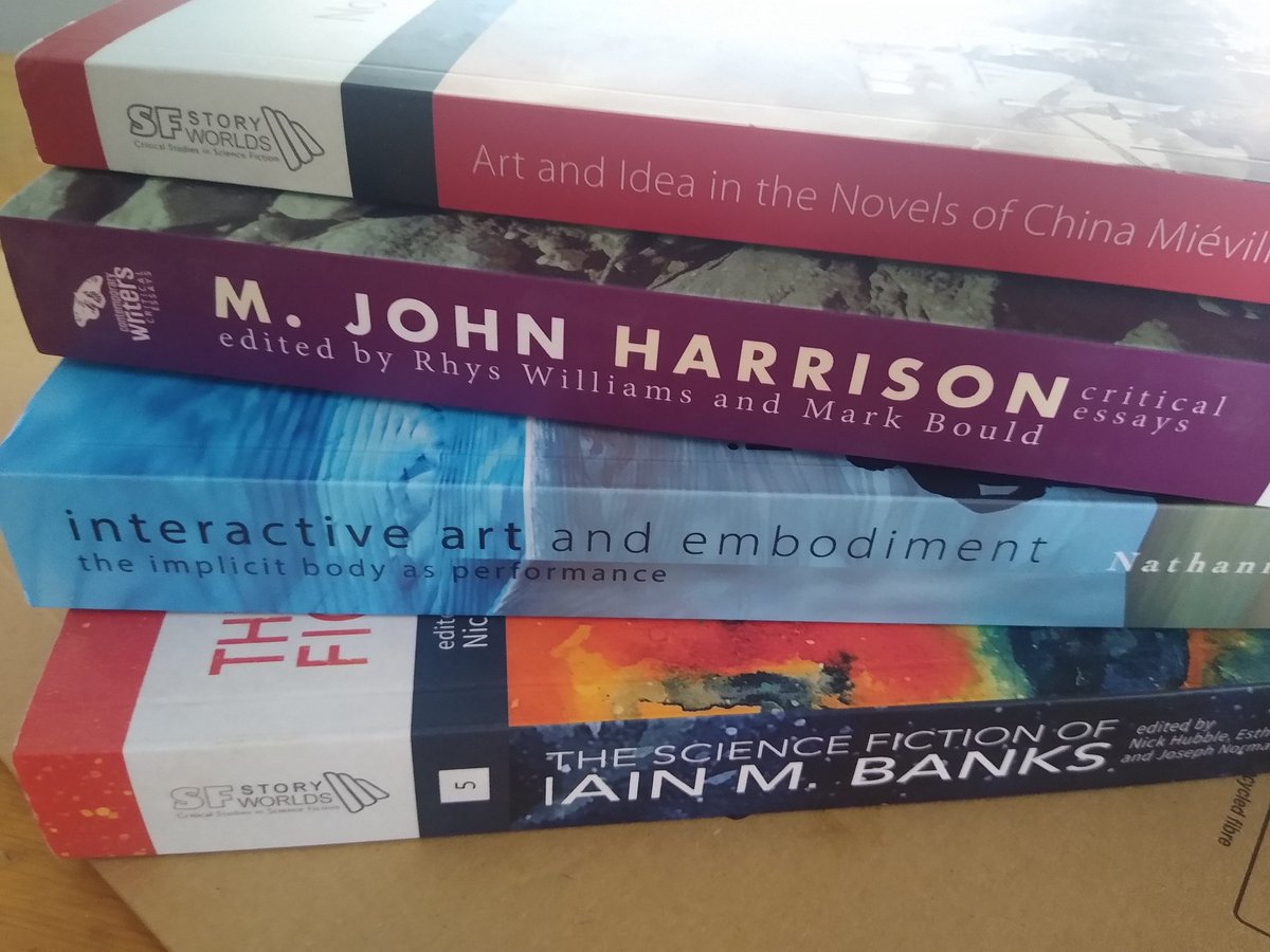 gylphi's tweet image. Returned from Amazon with minor cover wear. If you're in the UK and would like them all for £10 (inc. postage), please DM.