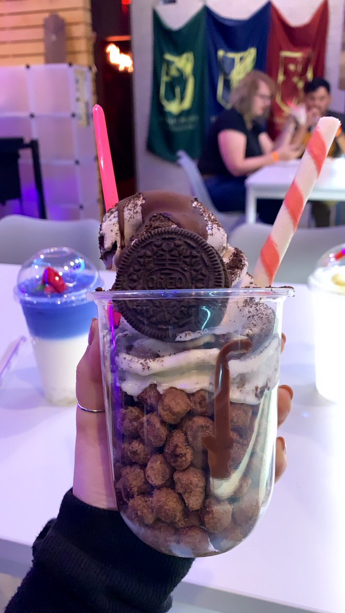 Jessica Rabbit tweet media