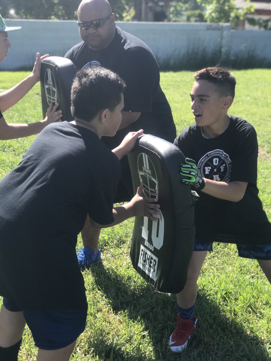 OFFA_Academy's tweet photo. ⭐️ Youth Linemen Academy 2021 ⭐️
⬆️ Grades 4-9 ONLY
✳️ 4-Week Developmental Training
📌 Position Specific DL | OL
📖 Fundamentals & Technique
🛎 Register at https://t.co/BQNYEAE37T
‘For the Love of the Game’
@bcavi68 #OFFA #LinemenHQ #TrenchtownUT #DBNB #SVFPC https://t.co/KB9ROQqH4h