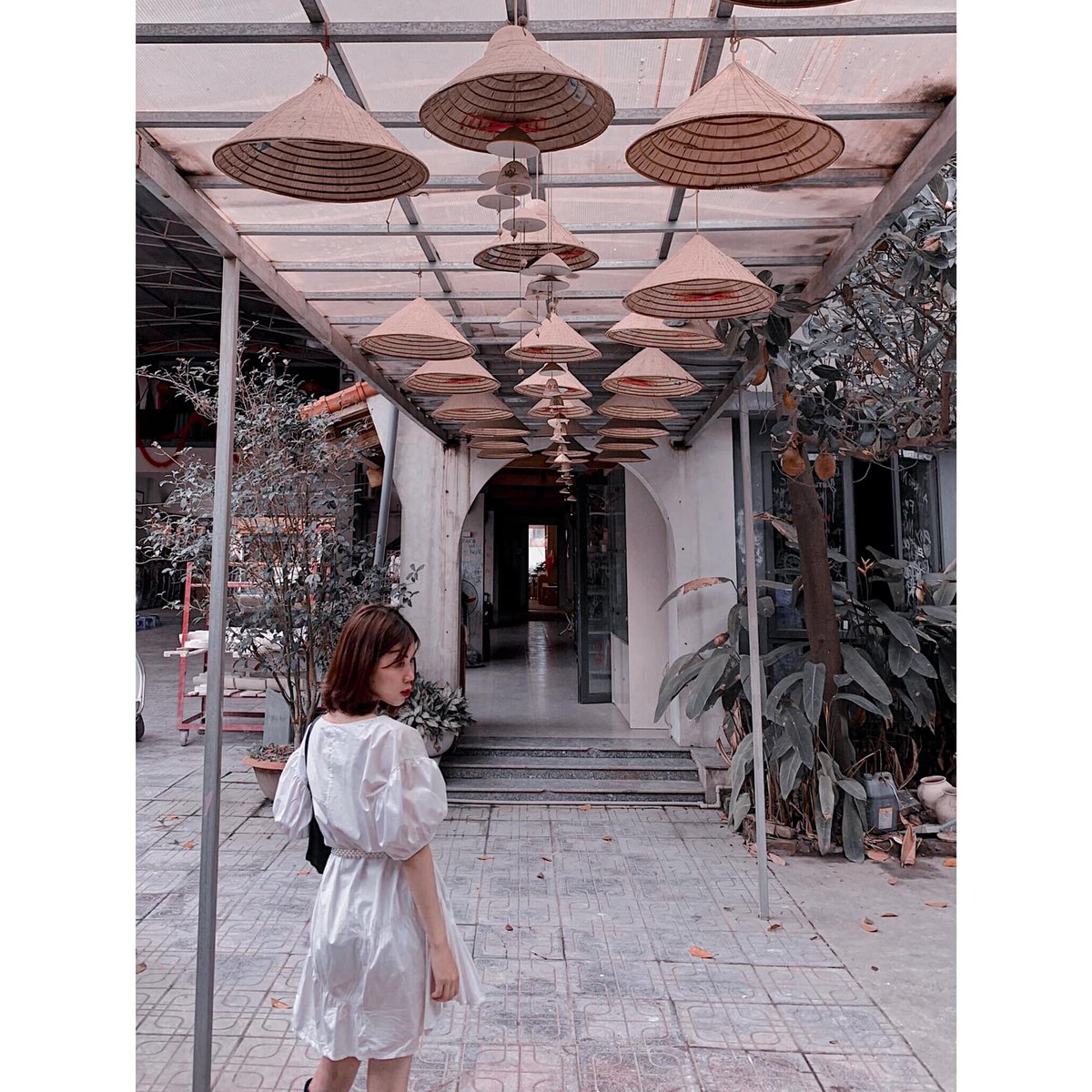 YourVietnamOrg's tweet photo. It doesn't matter where to go, it's important to go with someone who knows how to take pictures 😌

Hanoi, Bat Trang

Learn more, and love our Vietnam at https://t.co/8YdGs82Ypm

#yourvietnam #vietnam #travel #yourvietnamorg 

📸 Chaelin Rin https://t.co/D2EUUHAjOn